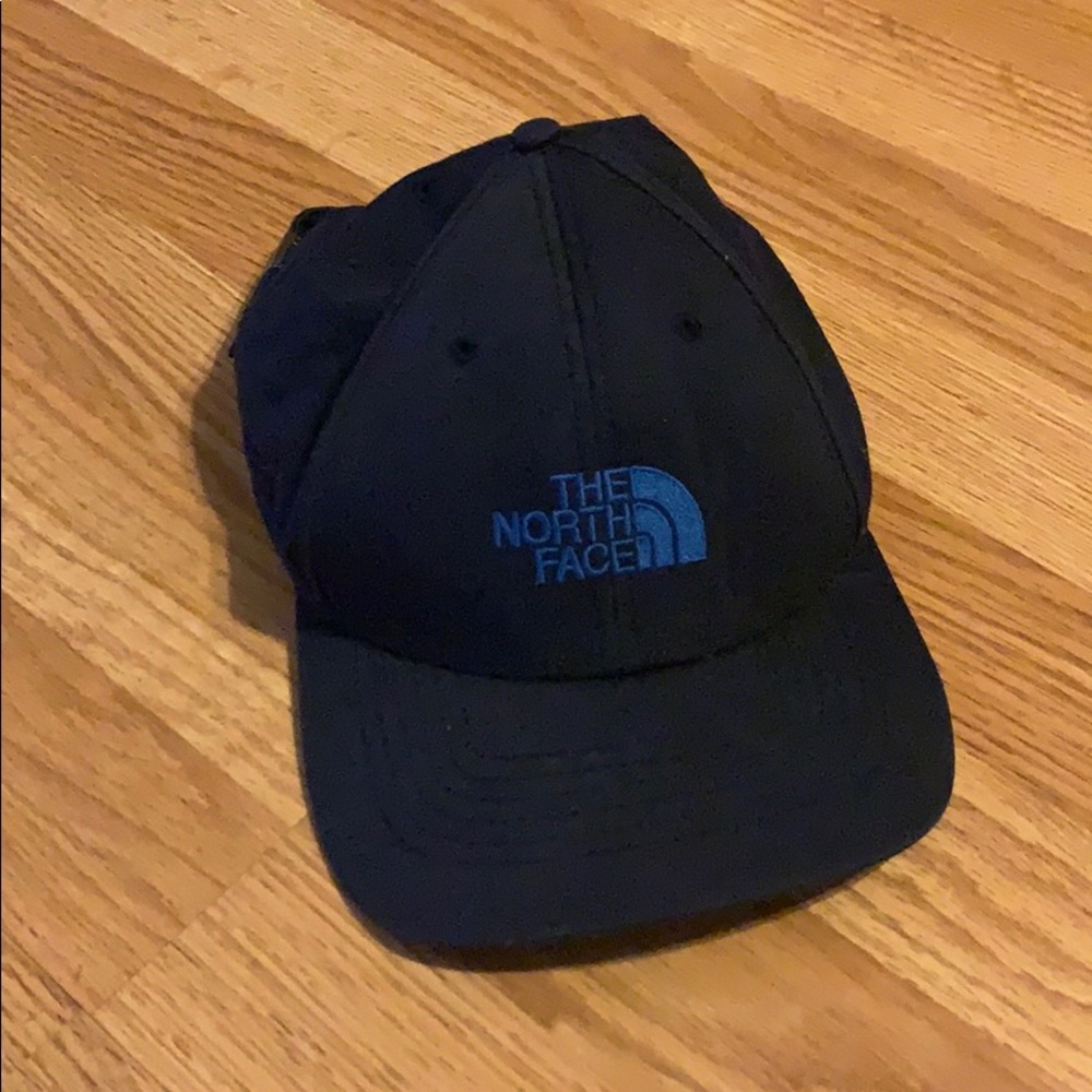 The North Face navy blue cap, one size